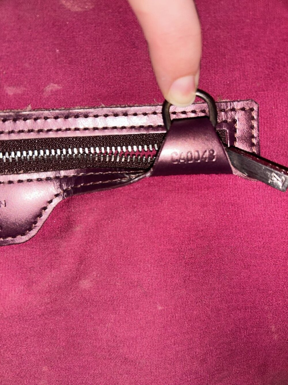 Louis Vuitton Monogram Vernis Houston Tote Burgundy - Picture 10 of 13